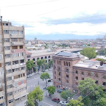 耶烈万Large Apt Near Republic Square公寓 外观 照片
