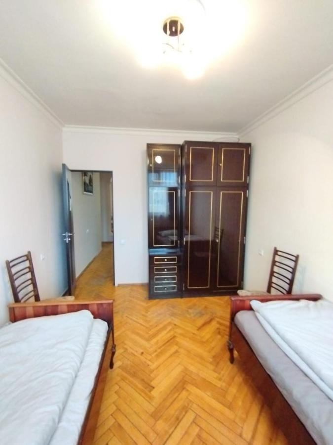 耶烈万Large Apt Near Republic Square公寓 外观 照片
