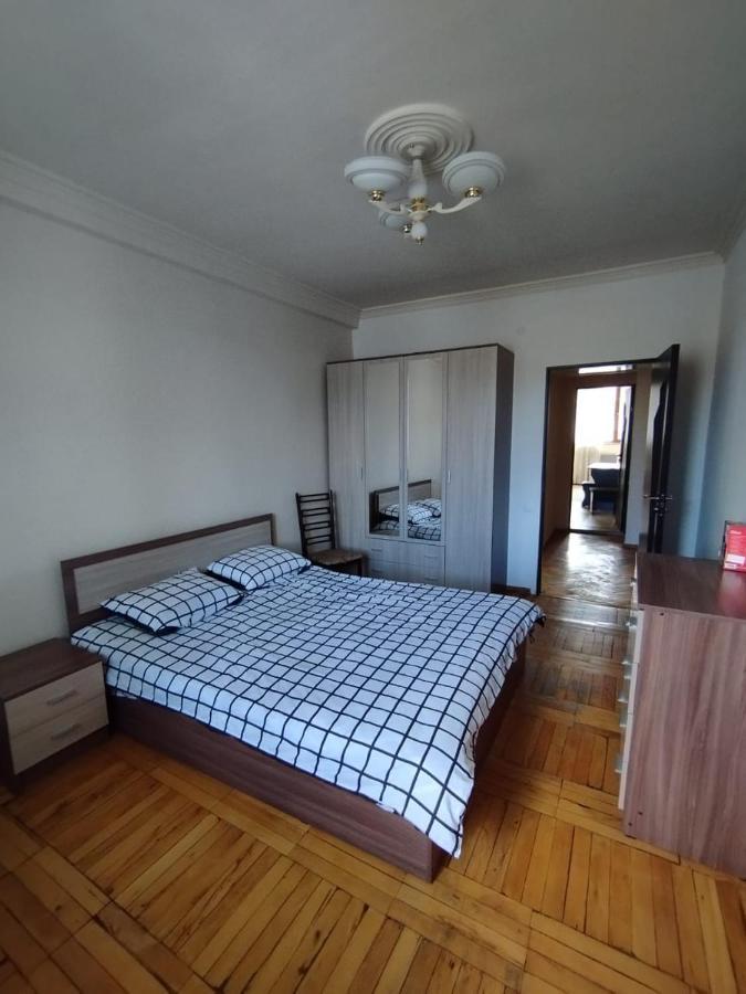耶烈万Large Apt Near Republic Square公寓 外观 照片